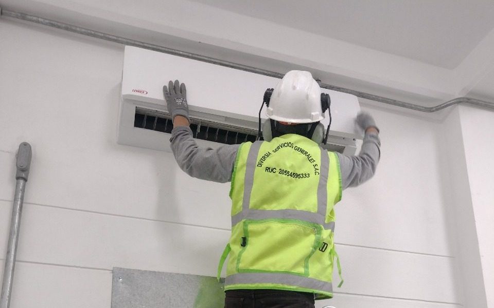mantenimiento de equipos e infraestructura-diverseg (6)